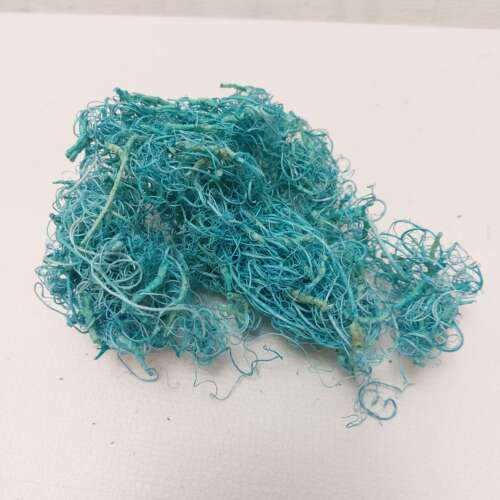 Curly mos zeeblauw