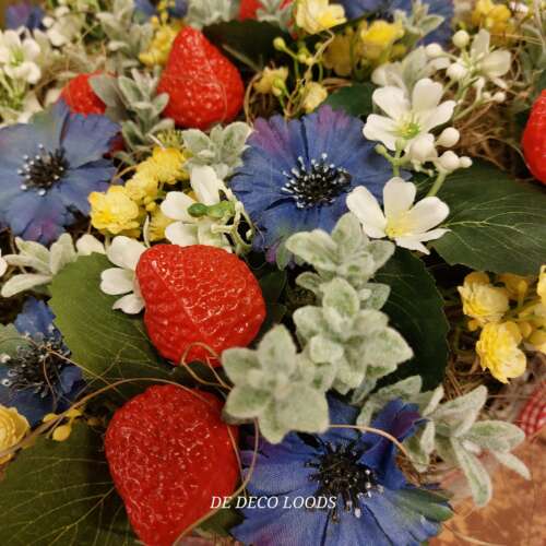 Bloemen en aardbeien
