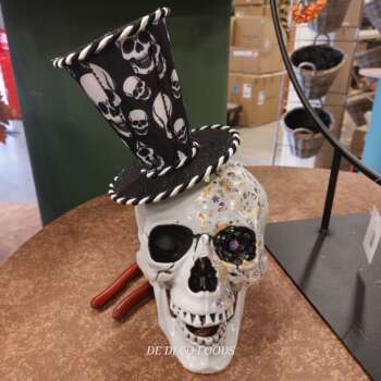 Skull with hat