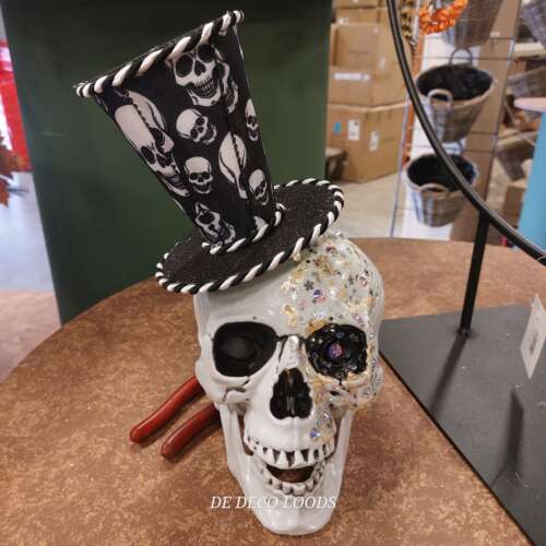 Skull with hat