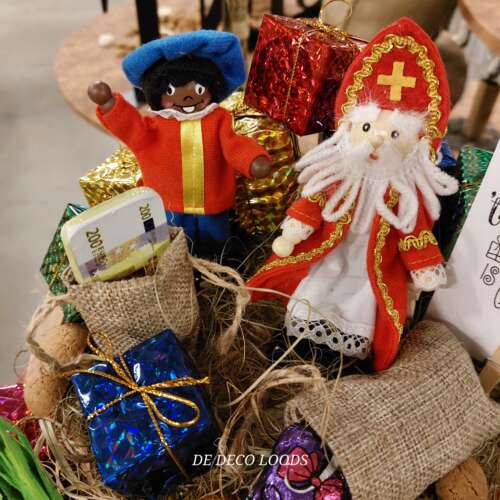Sinterklaas op fauteuil