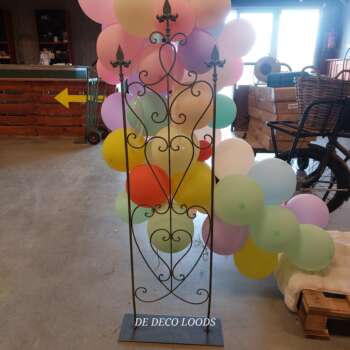 Frame met speerpunten